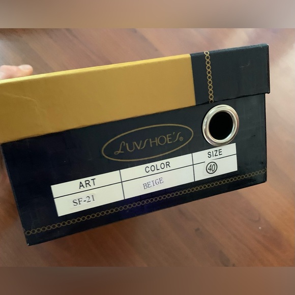 LUVSHOES Women’s Leather Stiletto Heel Beige Size 9 (40) - Picture 9 of 9